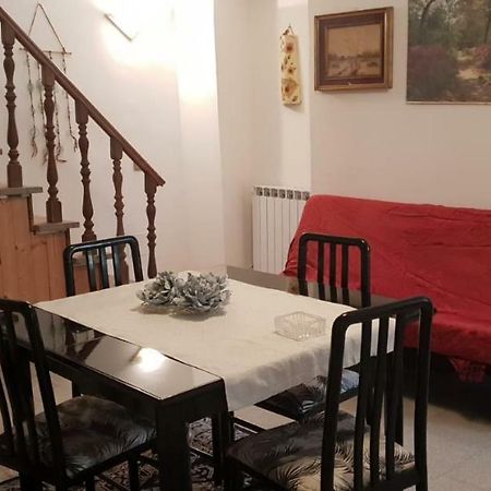 Terrazza Nel Borgo Apartment Santo Stefano di Magra Bagian luar foto