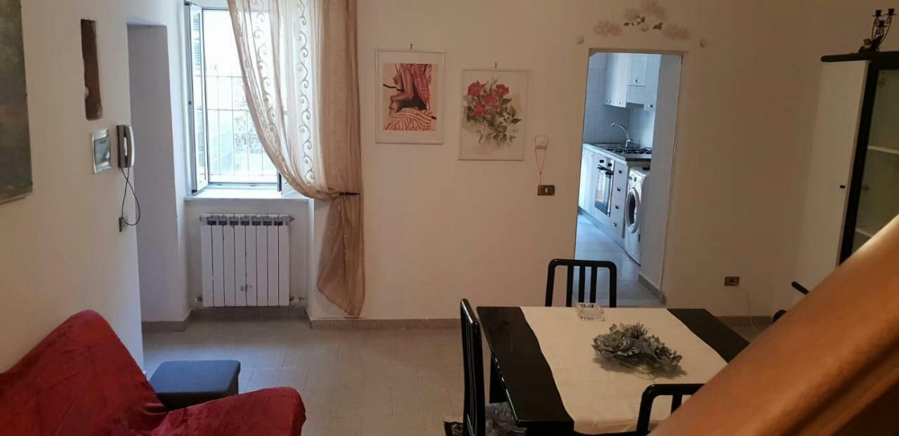 Terrazza Nel Borgo Apartment Santo Stefano di Magra Bagian luar foto